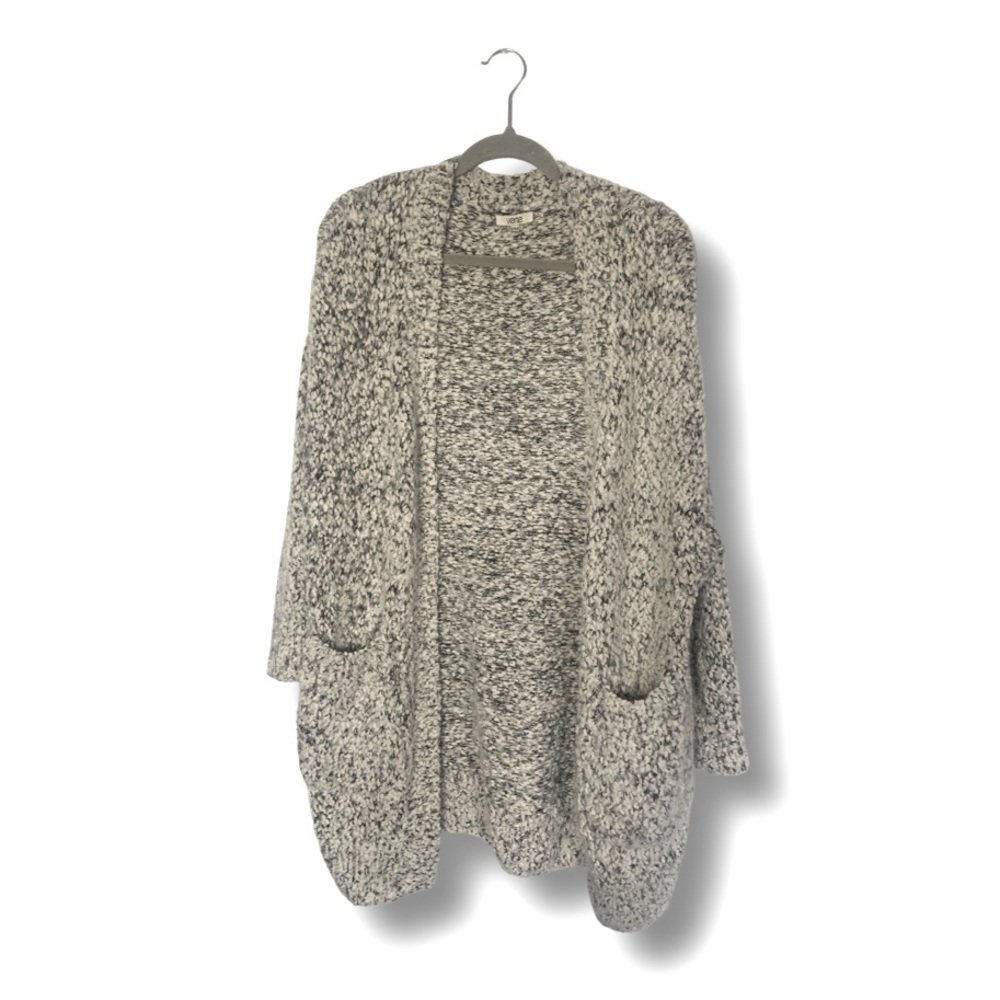 COZY ‘VERTE’ B&W KNITTED CARDIGAN!!